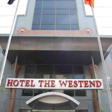 Hotel The Westend Ahmedabad Exterior photo